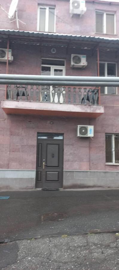 Bonjour House Hotel Yerevan Bagian luar foto
