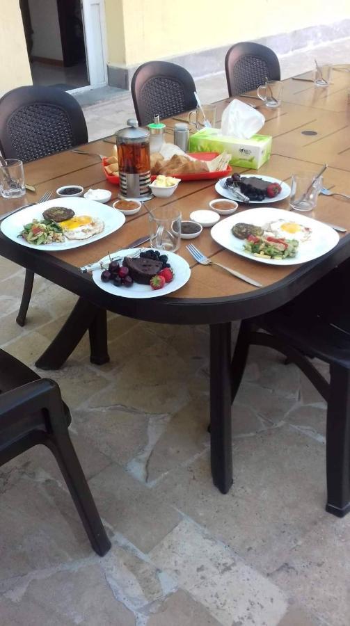 Bonjour House Hotel Yerevan Bagian luar foto