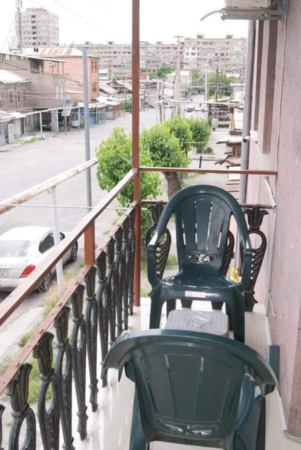 Bonjour House Hotel Yerevan Bagian luar foto