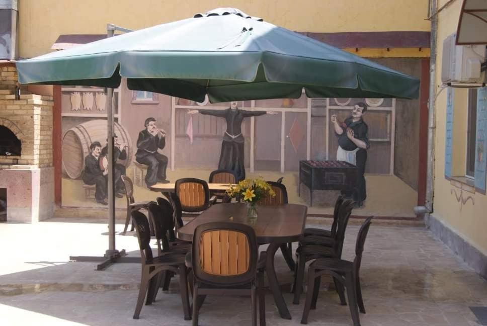 Bonjour House Hotel Yerevan Bagian luar foto