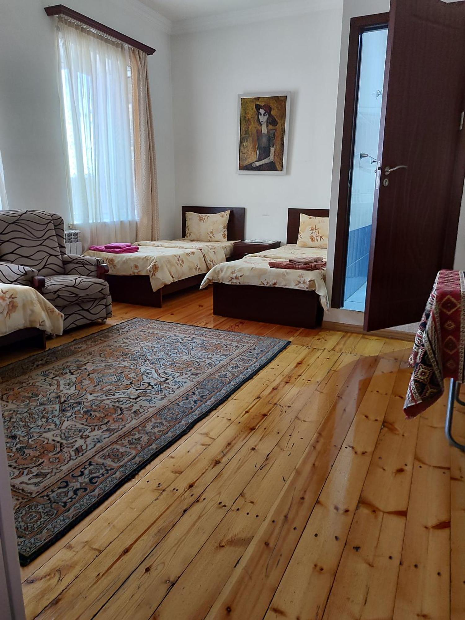 Bonjour House Hotel Yerevan Bagian luar foto